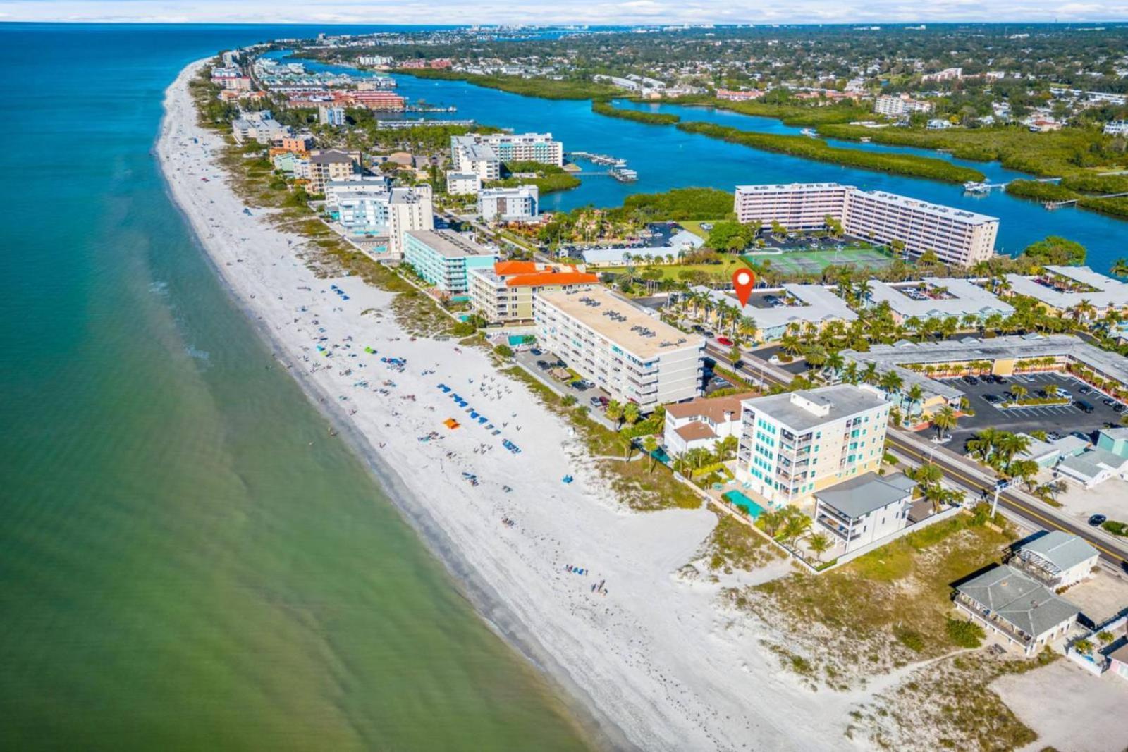 Gulf Coast Gem Private Condo - 2Bed, 1Bath, Sleeps 6, Across The Street From Beach & Gulf, Game Room, Pool Clearwater Beach Esterno foto