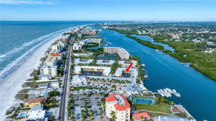 Gulf Coast Gem Private Condo - 2Bed, 1Bath, Sleeps 6, Across The Street From Beach & Gulf, Game Room, Pool Clearwater Beach Esterno foto