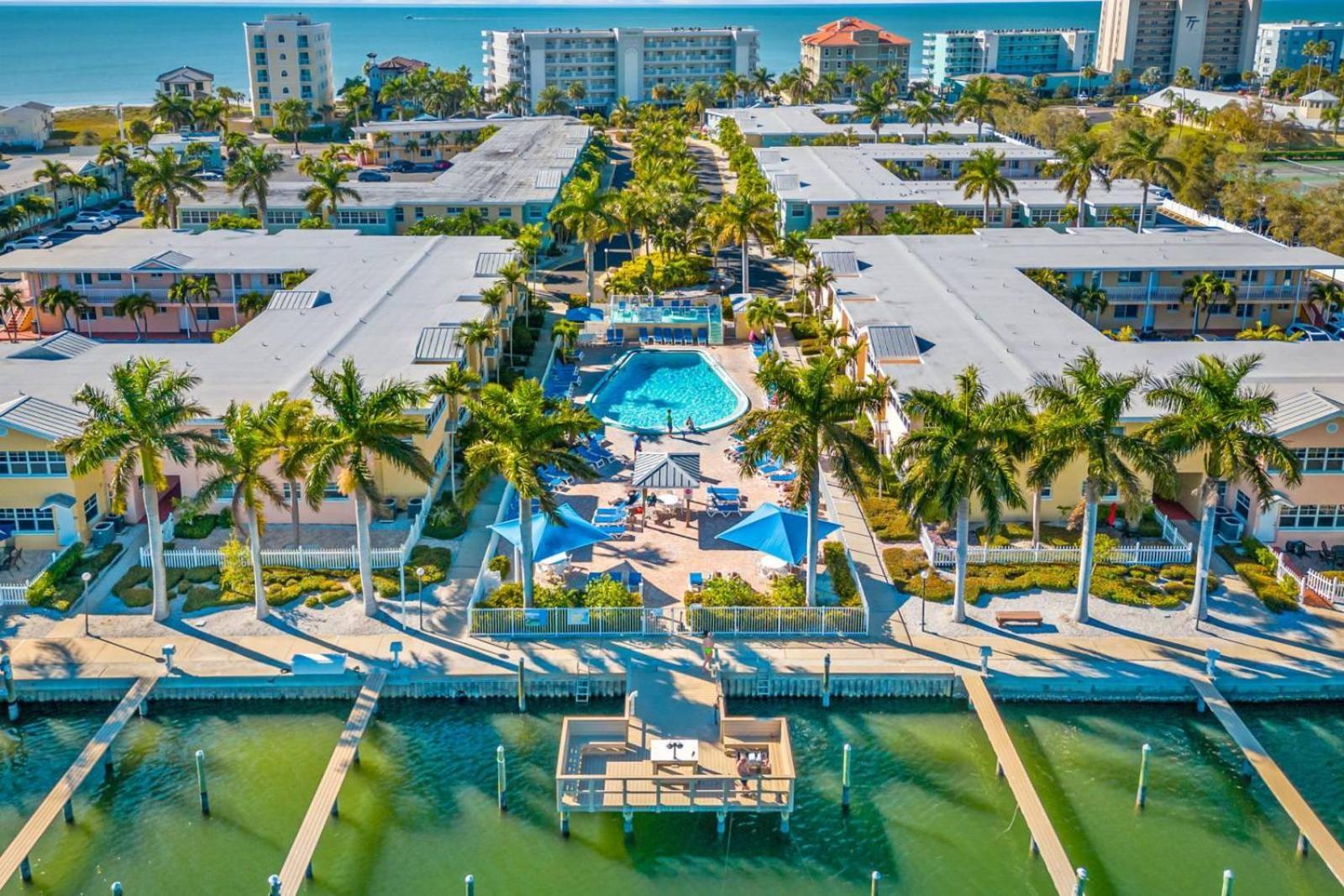 Gulf Coast Gem Private Condo - 2Bed, 1Bath, Sleeps 6, Across The Street From Beach & Gulf, Game Room, Pool Clearwater Beach Esterno foto