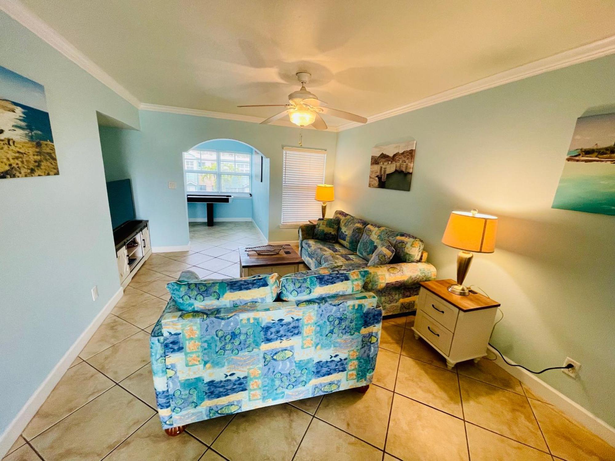 Gulf Coast Gem Private Condo - 2Bed, 1Bath, Sleeps 6, Across The Street From Beach & Gulf, Game Room, Pool Clearwater Beach Esterno foto