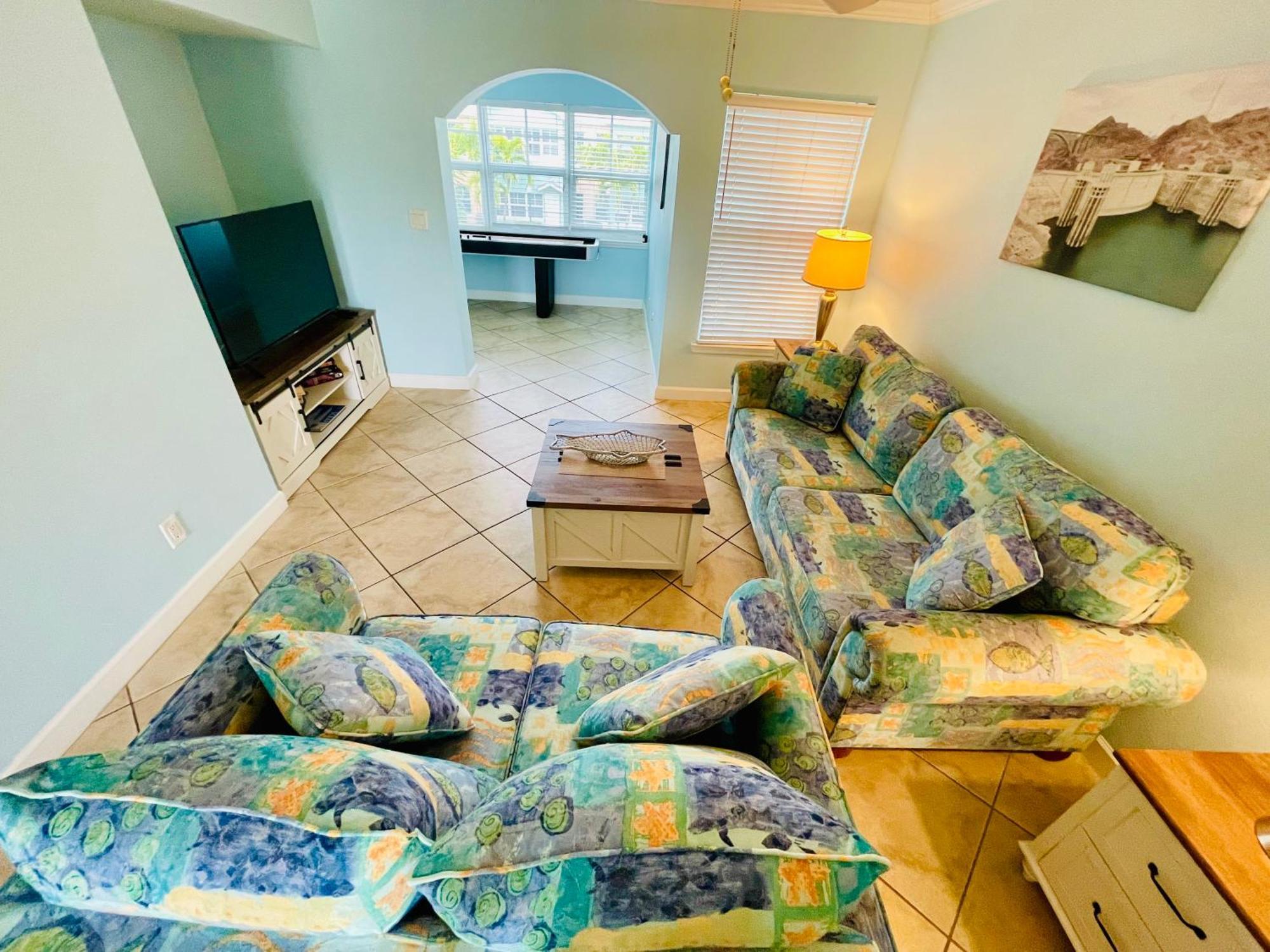 Gulf Coast Gem Private Condo - 2Bed, 1Bath, Sleeps 6, Across The Street From Beach & Gulf, Game Room, Pool Clearwater Beach Esterno foto