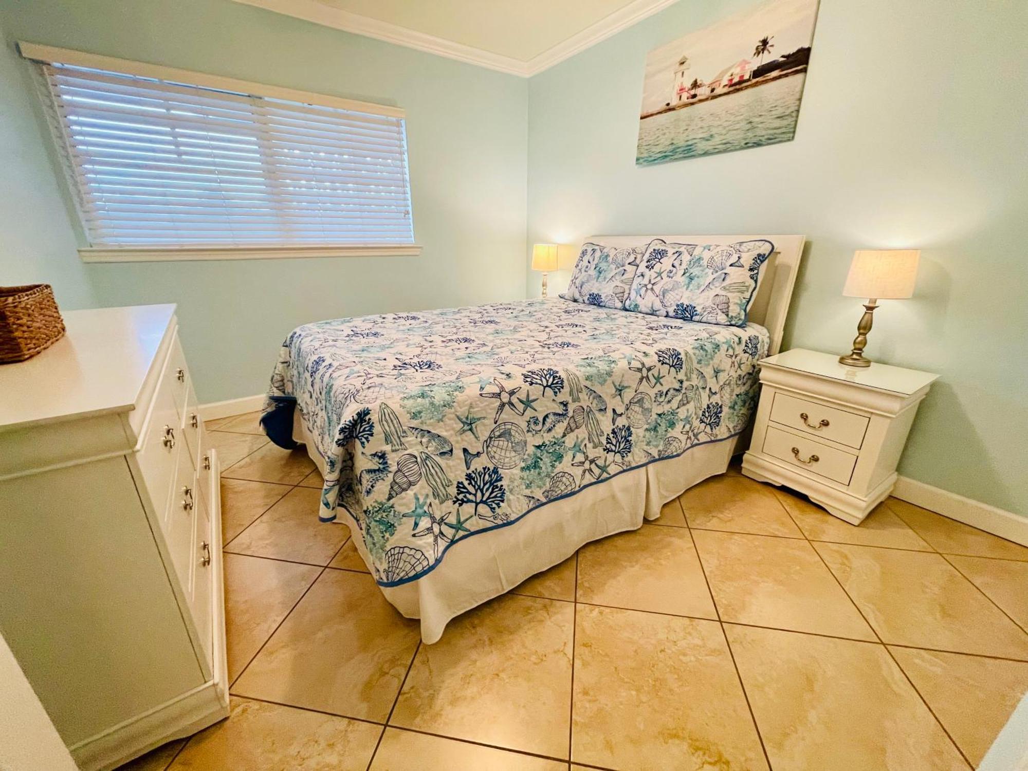 Gulf Coast Gem Private Condo - 2Bed, 1Bath, Sleeps 6, Across The Street From Beach & Gulf, Game Room, Pool Clearwater Beach Esterno foto