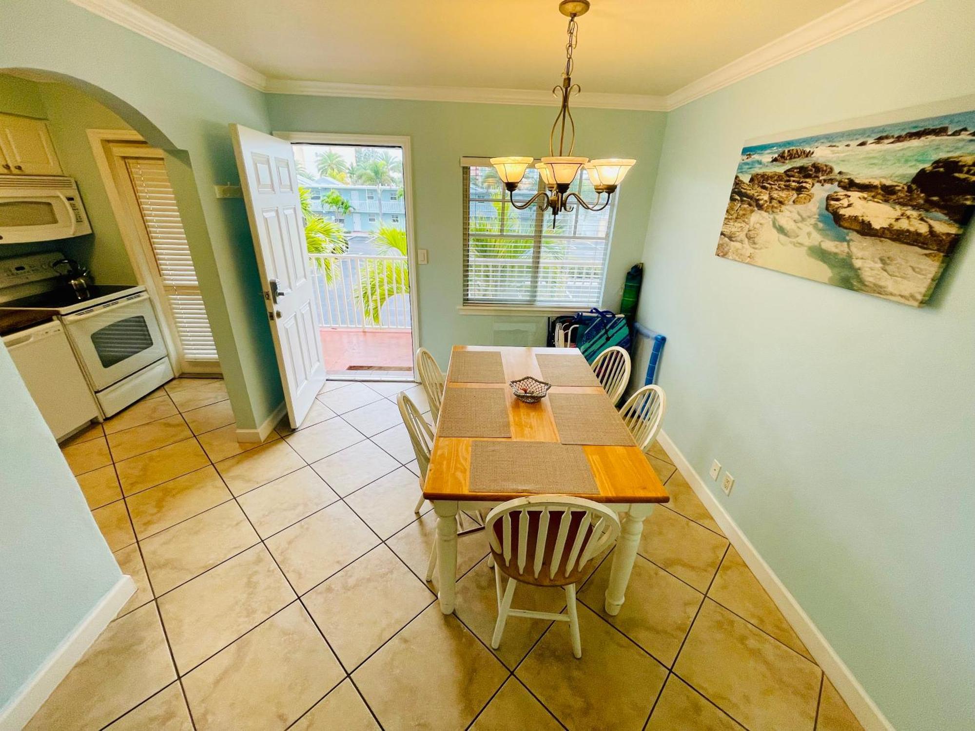 Gulf Coast Gem Private Condo - 2Bed, 1Bath, Sleeps 6, Across The Street From Beach & Gulf, Game Room, Pool Clearwater Beach Esterno foto